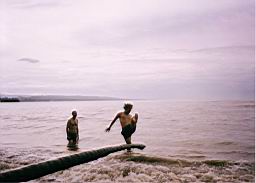 30 Cahuita jugando.jpg